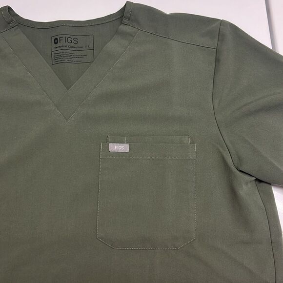 FIGS Technical Collection Olive Short Sleeve V-Neck Medical Scrub Shirt- Large - Picture 11 of 14